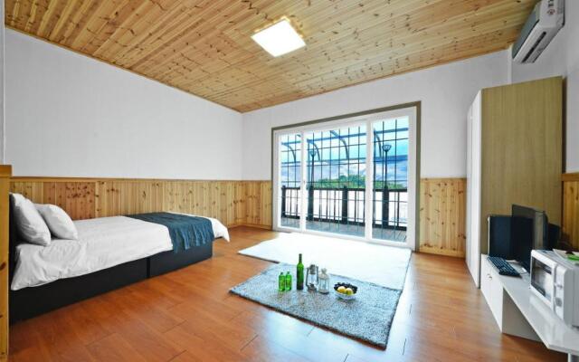 Hwacheon Turkey Valley Pension