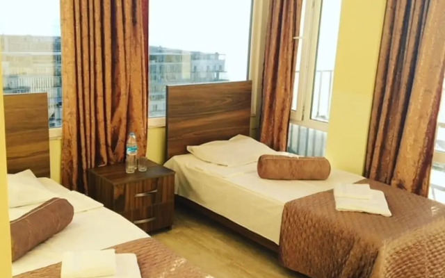 Hotel Guesthouse Lola