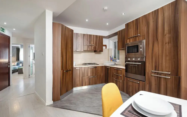 Modern Ensuite Rooms Near Balluta Bay