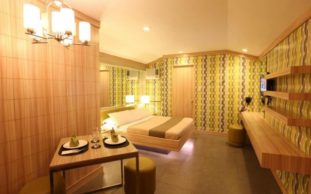 Victoria Court Escarpment - Pasig