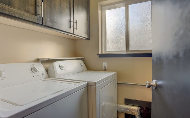 Urban Roundabout 2 Bedroom Home by RedAwning