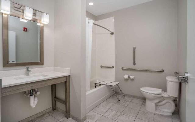 Lighthouse Suites - Best Western Signature Collection