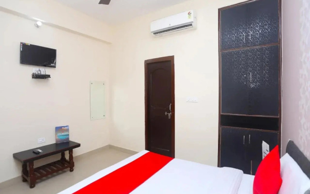 Oyo 17357 Hotel Royal Touch