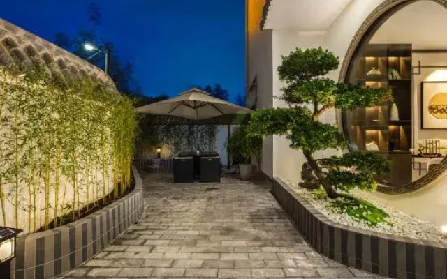 Beihai Bainian Hotel (Beihai Old Street)