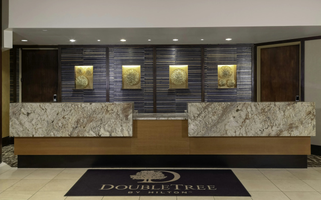 DoubleTree by Hilton Kansas City - Overland Park
