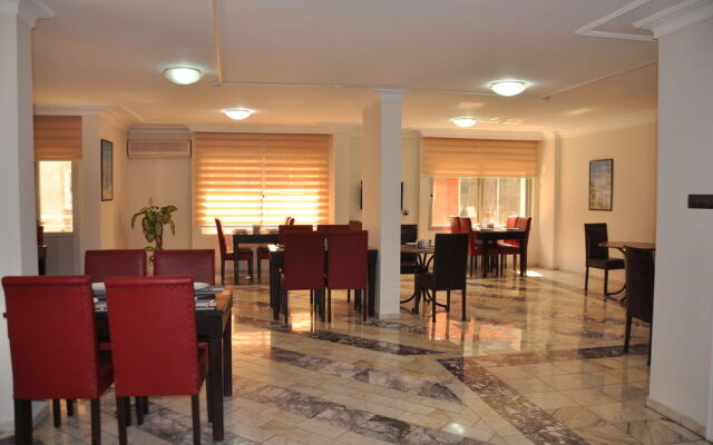 Hotel Yaşat (**)