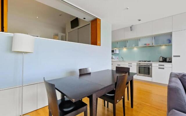 Modern Executive Living in Pounamu - 16