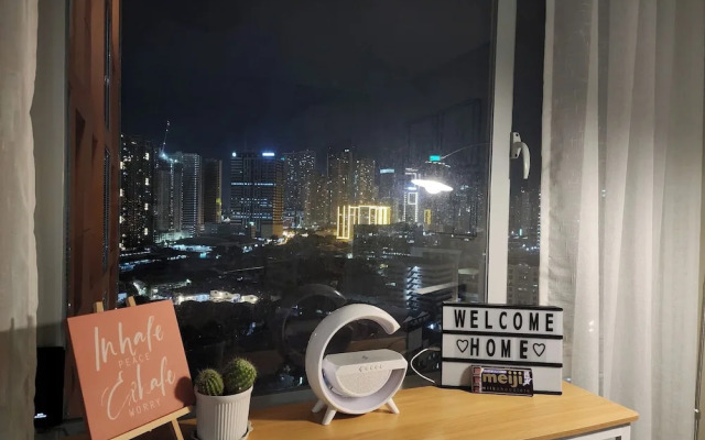 Cozy 1BR Condo in Mandaluyong City With City Skyline View