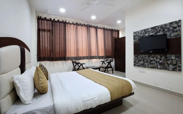 Hotel The Benz By OYO Rooms