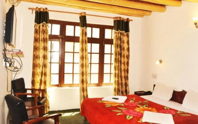 Hotel Kesaar Palace