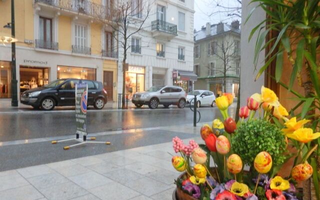 Revotel
