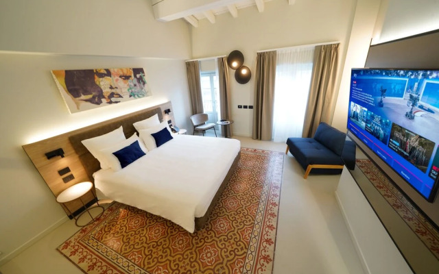 Bergamo Inn 21