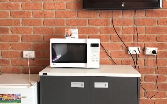 Comfort Inn Main Lead