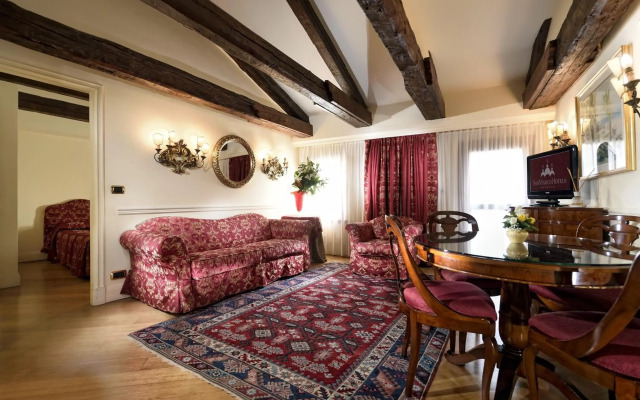 Torre dell'Orologio Suites