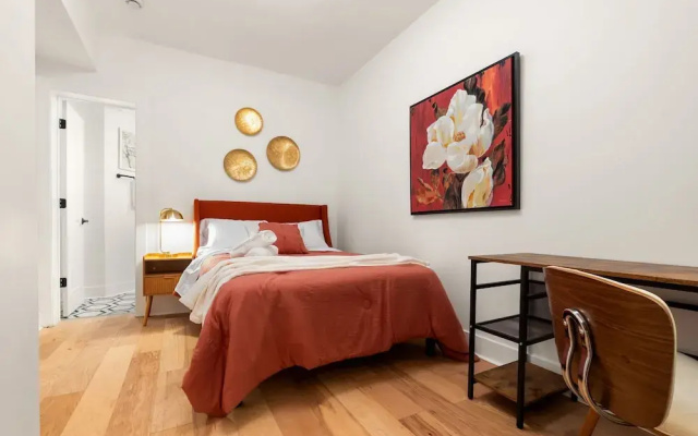 Lakeview 6bed 4bath by Wrigley Field