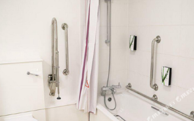 Premier Inn Huddersfield Central