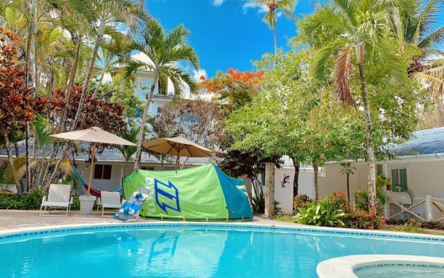 Caribbean Living Beach Club & Hostel