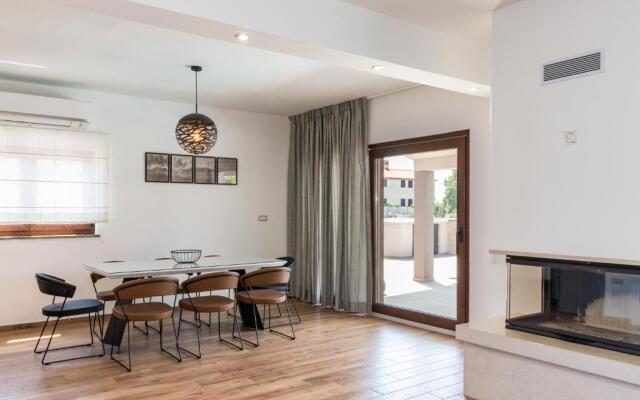 Charming villa Roma with private pool near Pula