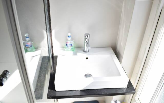 Central Location 1 Bedroom Flat