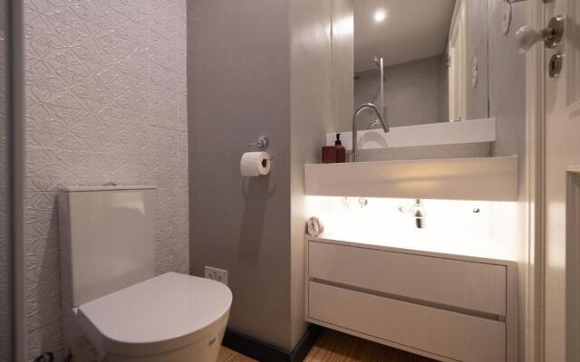 Augusta 229-5E-City Center Apt- Balcony & Elevator