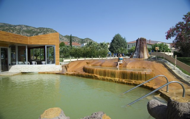 Lycus River Thermal Hotel