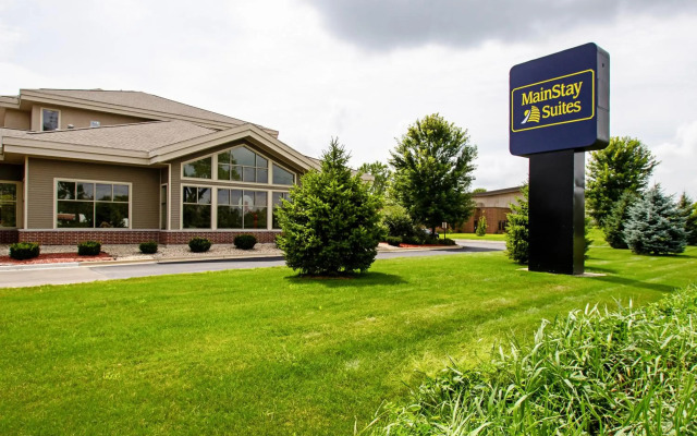 Sleep Inn & Suites Madison - Monona