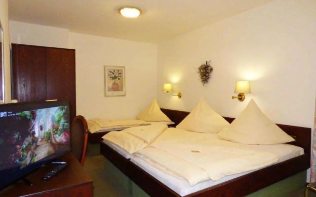 Central Hotel