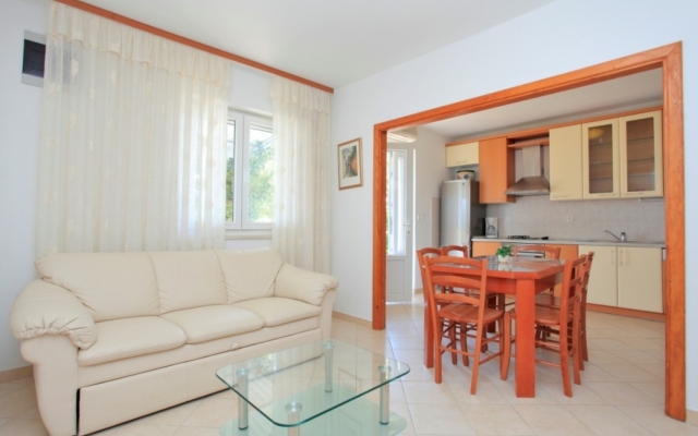 Apartment Jakica - family apartment with garden terrace A1 Mate Korcula, Island Korcula