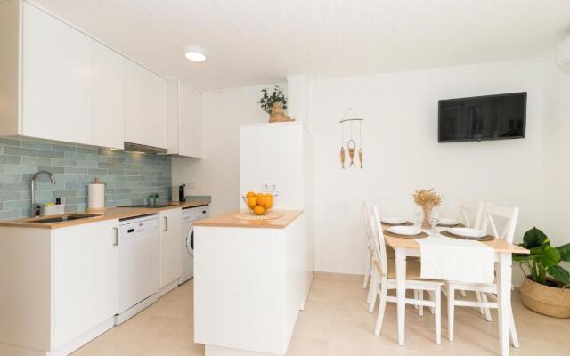 Moderno apartamento en Calan Bosch- C10