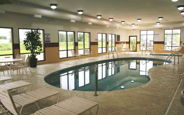 Hampton Inn & Suites Alexandria