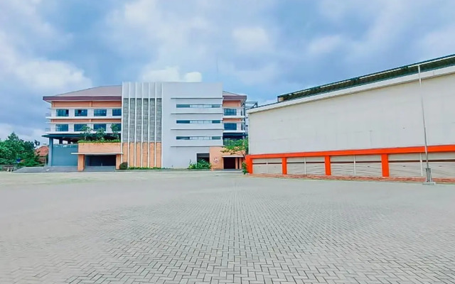 Gading Serpong Hotel Near Stadion Persita Redpartner