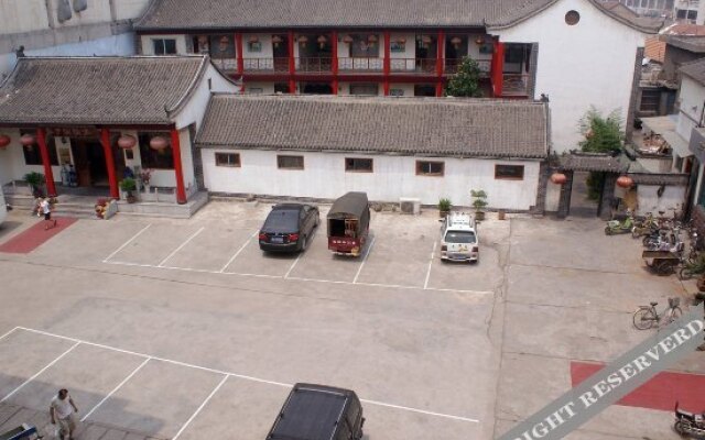 Zhuang Hu Cun Hotel