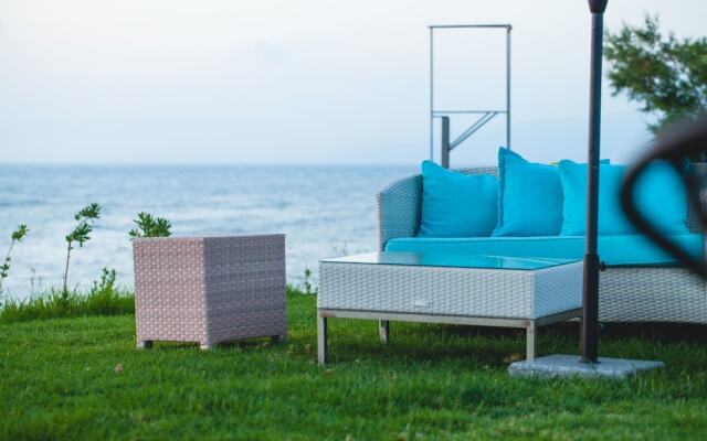 Kyparissia Blue Luxury Rooms & Suites