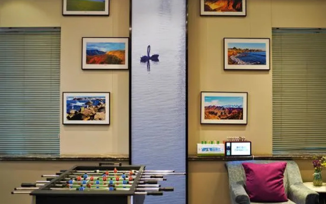 Comfort  Hotel (Urumqi Xiaoxigou Metro Station )