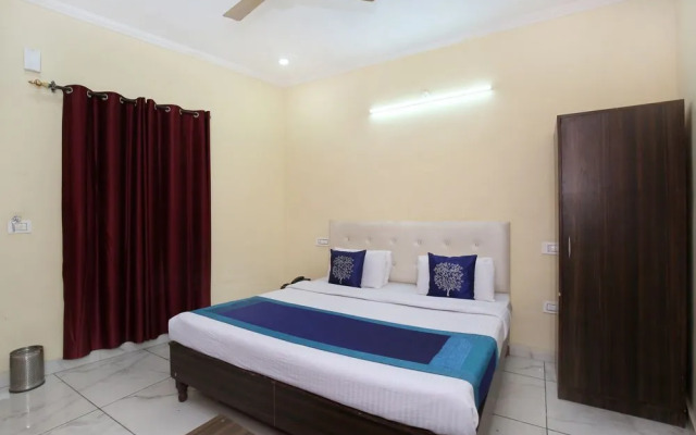 OYO 10261 Hotel Sunrise