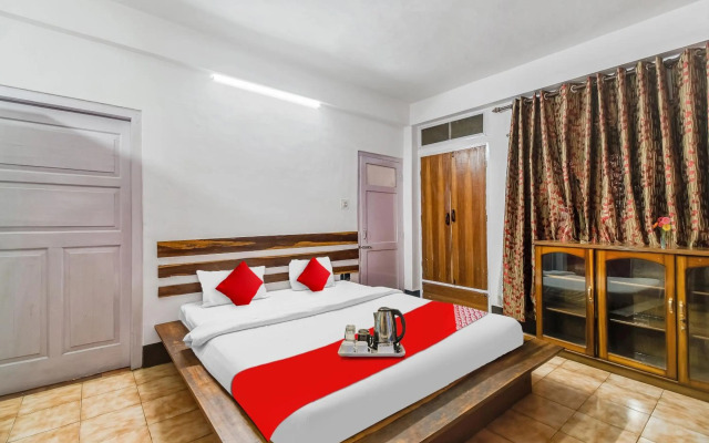 OYO Flagship 70293 Bobs Mansion