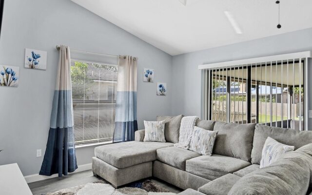 5638 Colonial Oaks Blvd