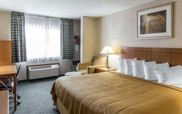 Quality Inn at Collins Road - Cedar Rapids