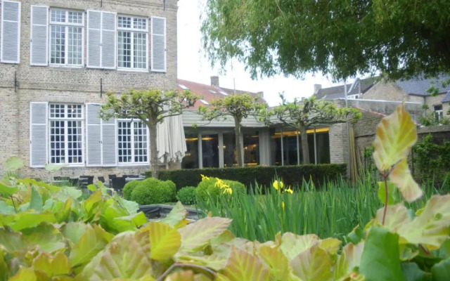 hotelImage