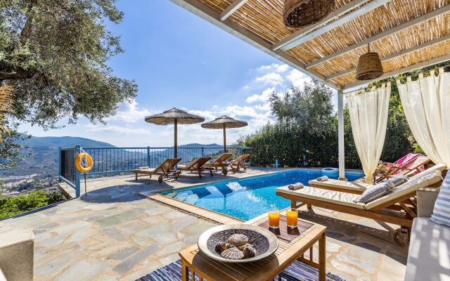 "villa Avaton With Magnificent sea View and Skopelos Town"