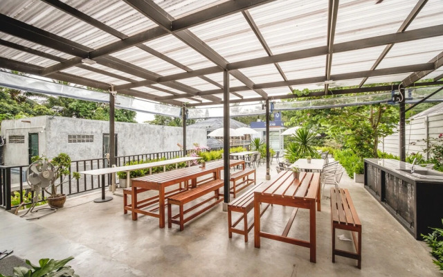 The Dearly Koh Tao Hostel