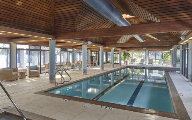 DoubleTree by Hilton Hotel Berkeley Marina