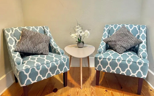 Anne Haven Spacious Retreat DT Seattle