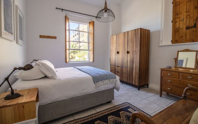 Searle's Manor - Apt 13