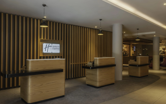 Holiday Inn Express Hotel Dublin Airport by IHG