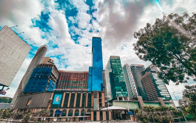 Crown8 Suite (Sunrise & City View)@Empire City