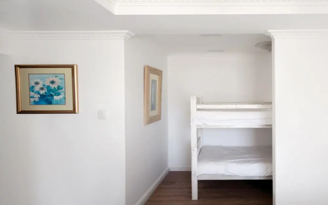 Dolphins Rest Fish Hoek