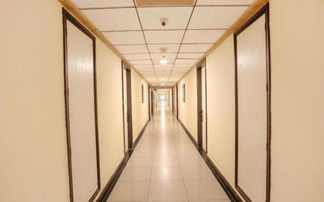 Fabhotel Sapphire 83