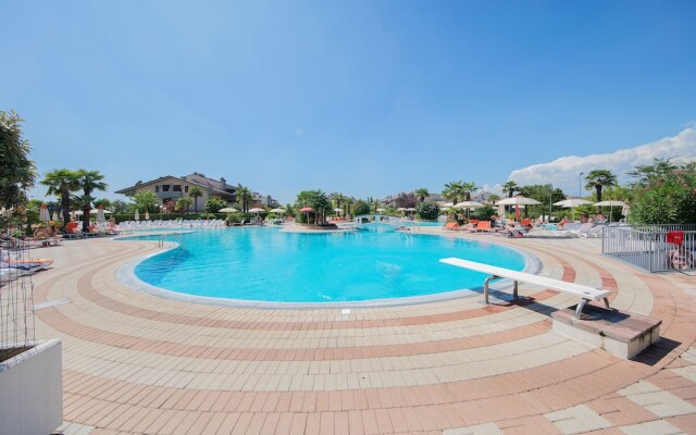 I Ciliegi con piscina by Wonderful Italy