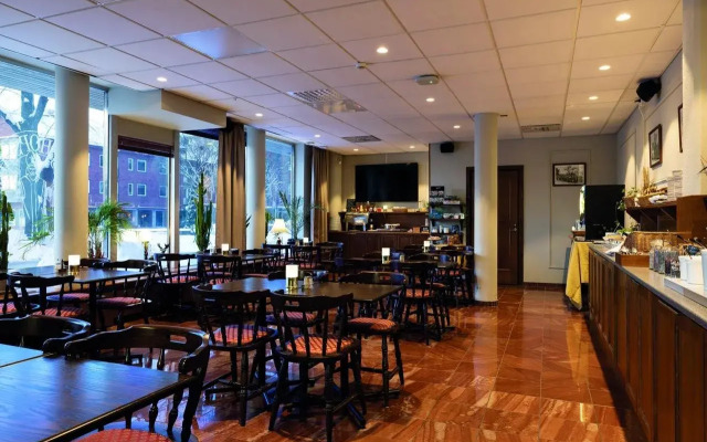 Hotel Bishops Arms Mora